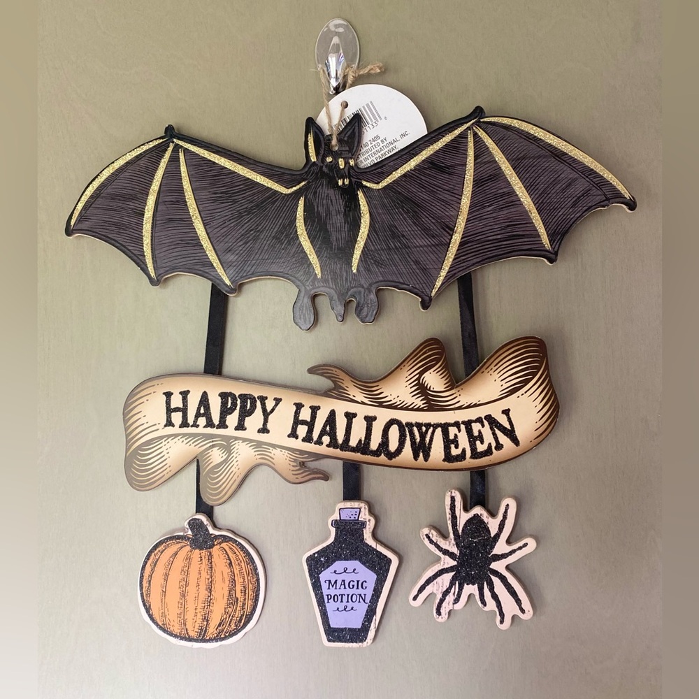 NWT Happy Halloween Spooky Sparkly Hanging Wall Sign